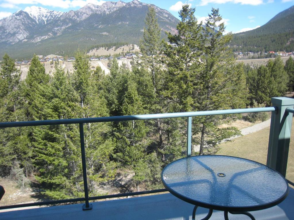 The Peaks By Rocky Now Apartment Radium Hot Springs Room photo
